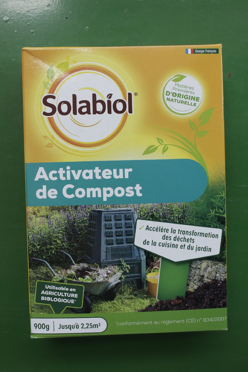 Spear & Jackson 81218 Mélangeur de compost & SOLABIOL SOACTI900 ACTIVATEUR  DE COMPOST NATUREL - PRÊT A L'EMPLOI 900 G, Utilisable en Agriculture  Biologique, 16 x 5 x 23 cm : : Jardin