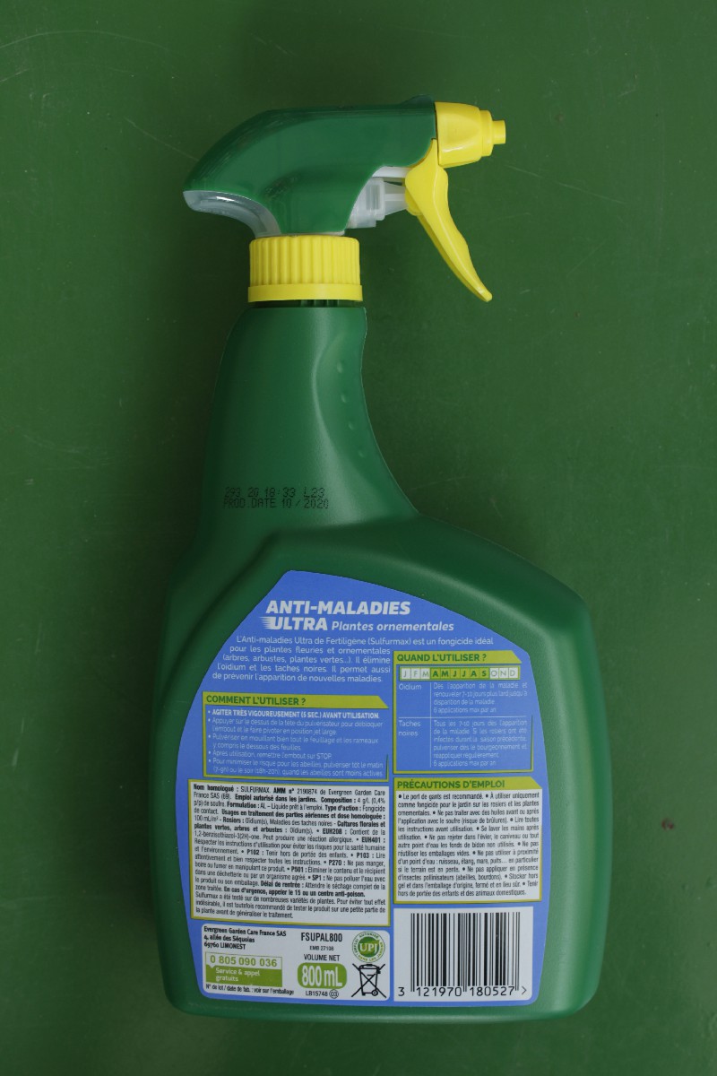 Jardinier Ouvrier Insecticide Et Fongicide Plantes De Jardin