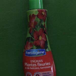 Engrais plantes fleuries balcons terrasses Fertiligene 230ml 3 Jardi Pradel Luchon
