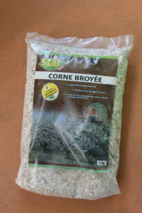 3 Kg Corne Broyée Copeaux SoluControl - Engrais Azoté Naturel Pour Arbustes, Haies Et Massifs - Bio