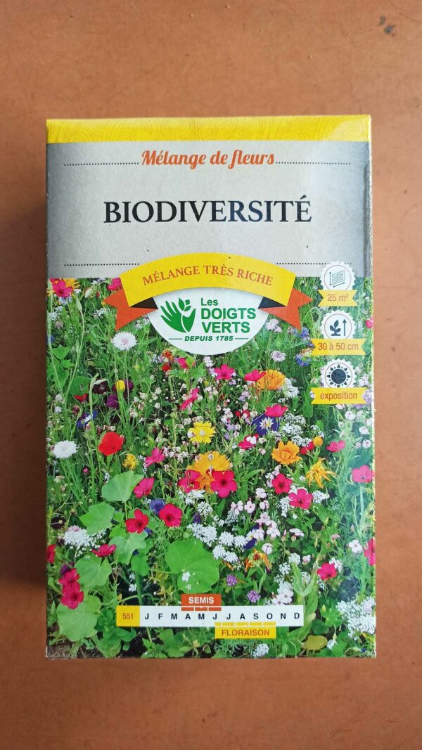 Melange-de-fleurs-biodiversite-tres-riche-Les-Doigts-Verts-Graines-de-fleurs-Jardin-Jardi-Pradel-2