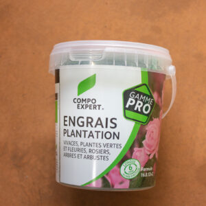 Engrais plantation Comp Expert pour vivaces plantes vertes et fleuries rosiers arbres et arbustes (2) - Jardi Pradel jardinerie et fleuriste à Bagnères de Luchon (31)