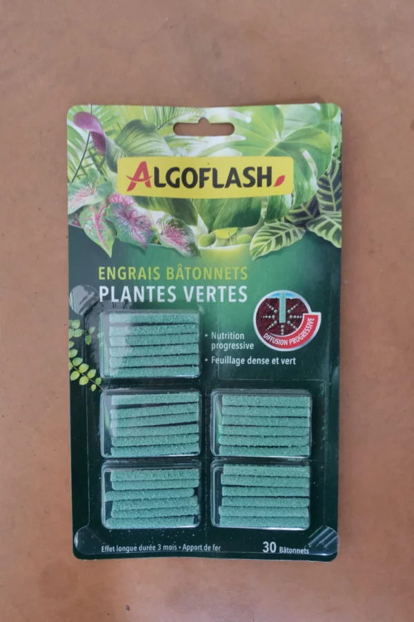 Engrais batonnets plantes vertes - Algoflash (3) - Produits - Jardi Pradel - Jardinerie et fleuriste à Bagnères-de-Luchon (31)