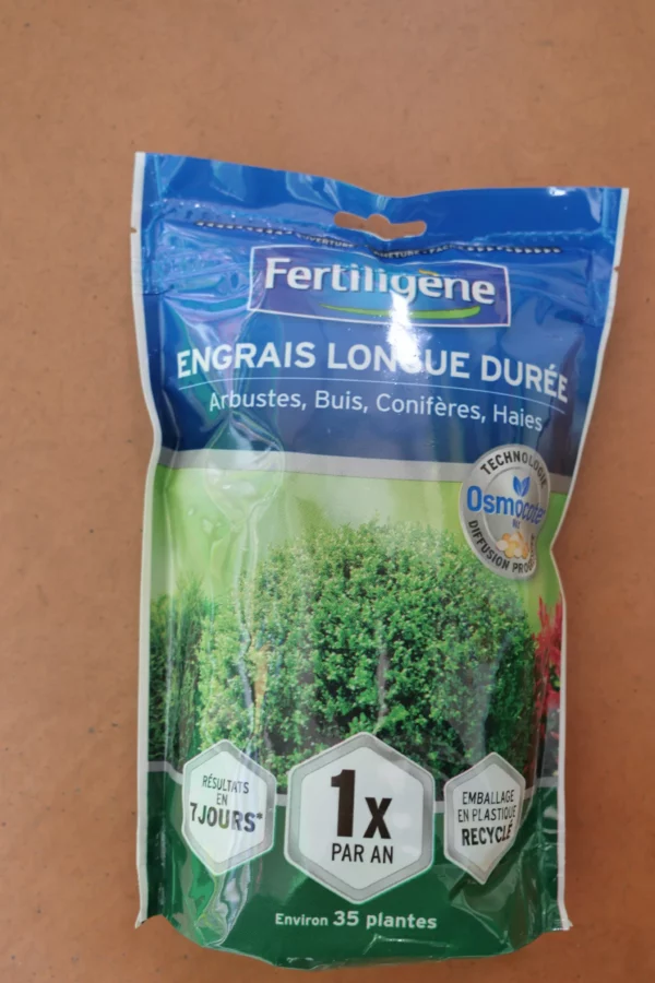 Engrais longue durée arbustes buis conifères haies 700g - Fertiligène (3) - Produits - Jardi Pradel - Jardinerie et fleuriste à Bagnères-de-Luchon (31)